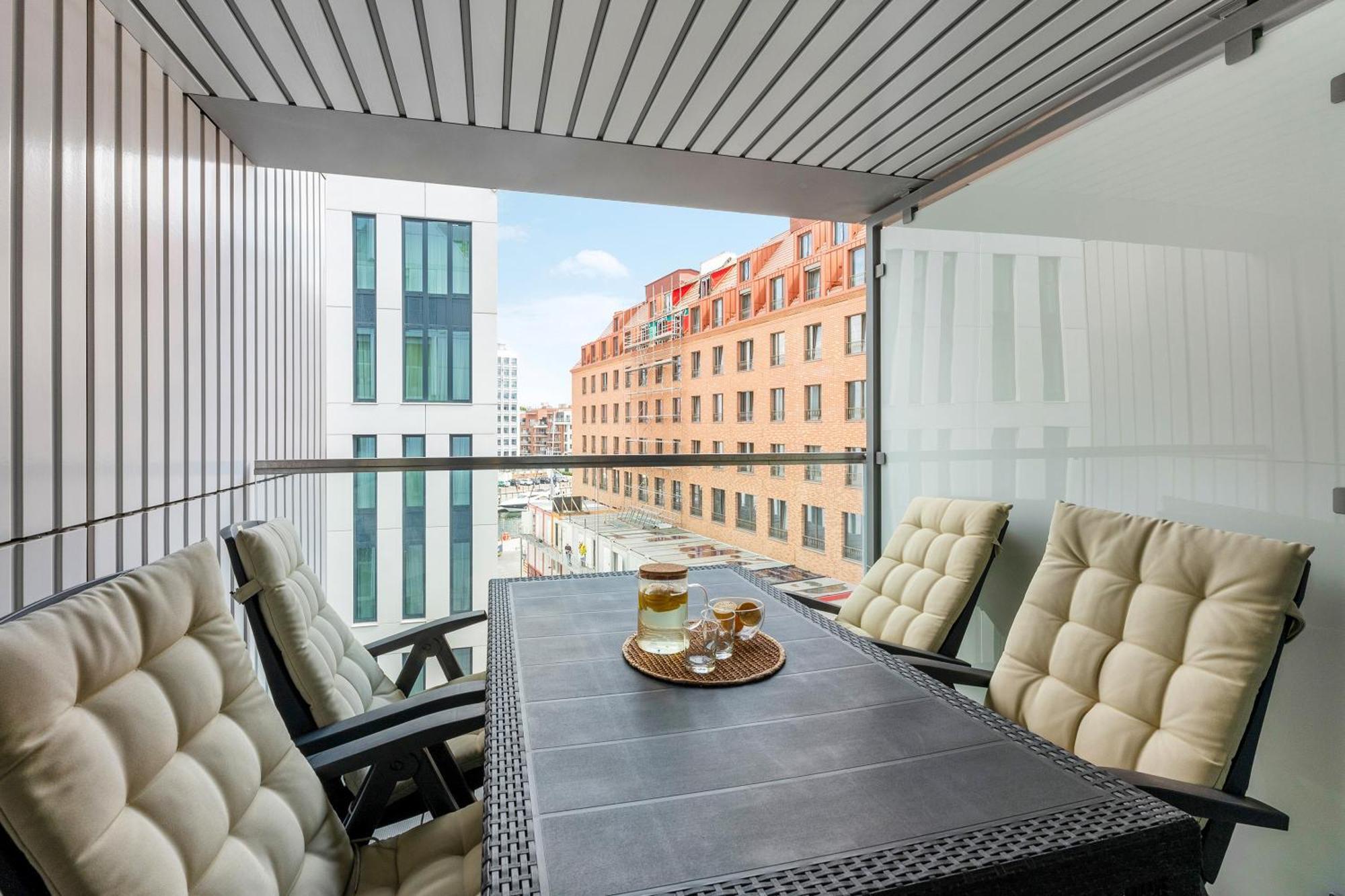 Granaria Riverside By Downtown Apartments Gdansk Exterior photo